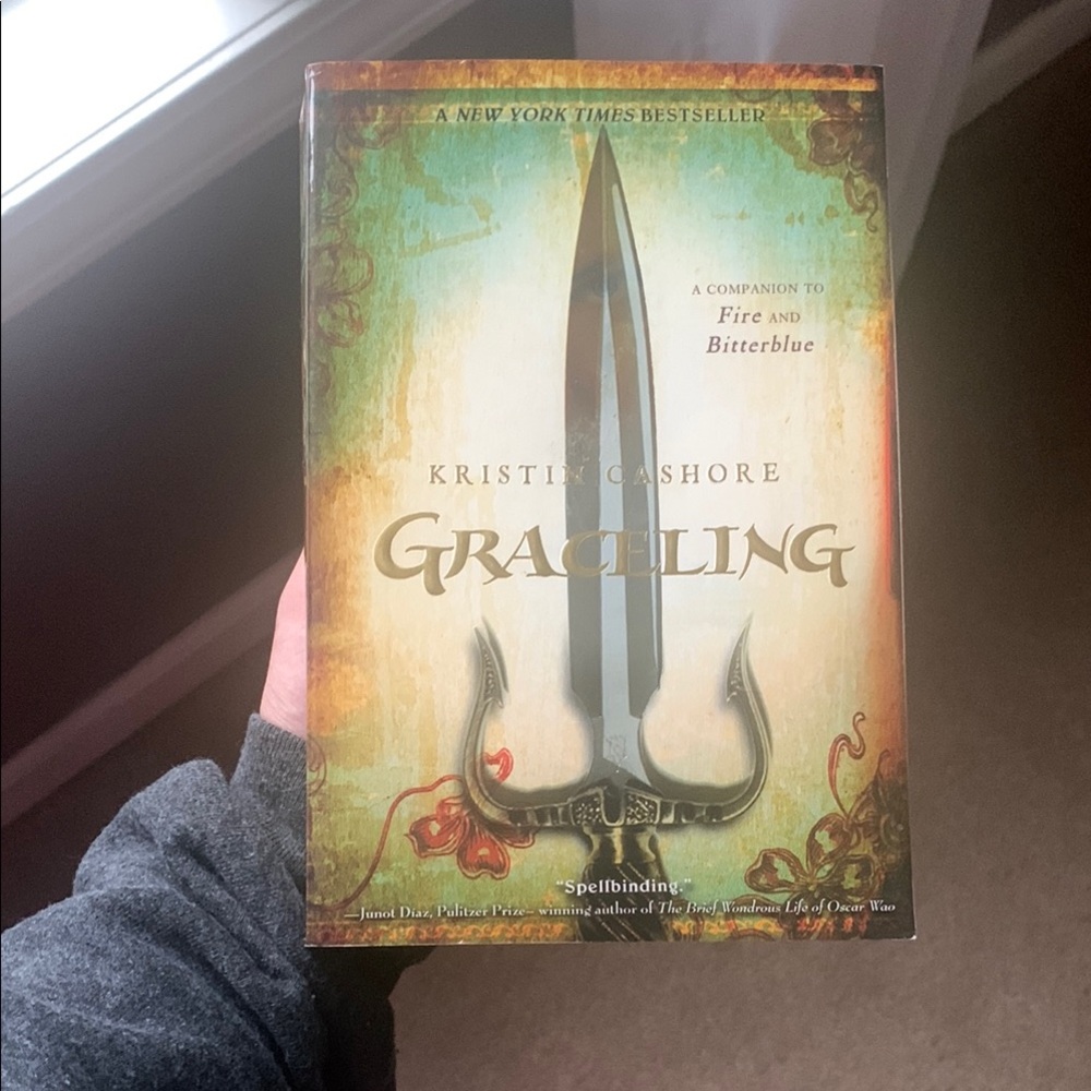Graceling paperback Book